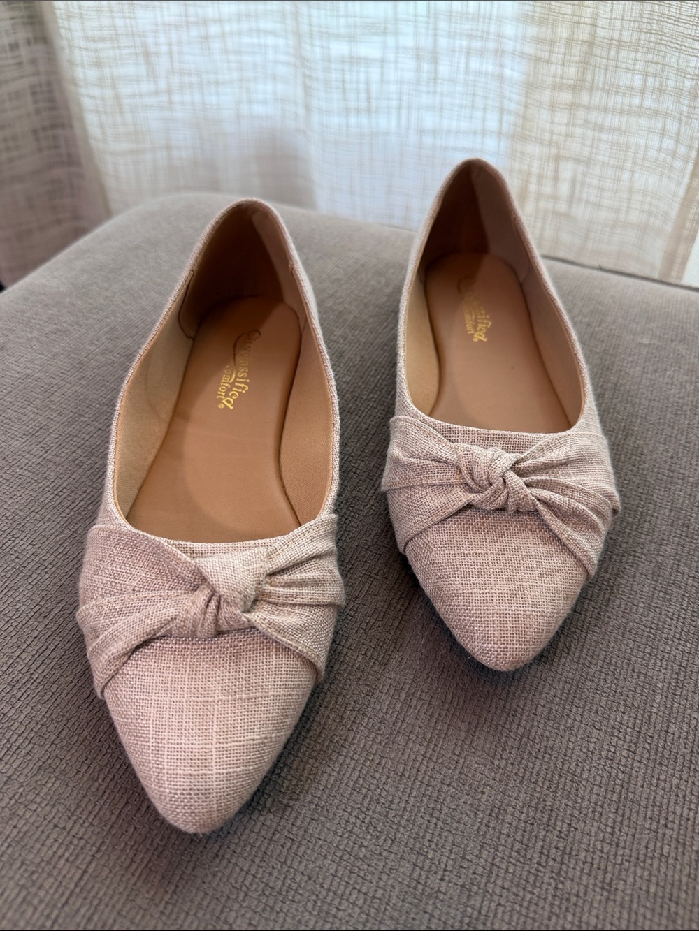 Cityclassified Cream Pointed Knot-Front Flats
